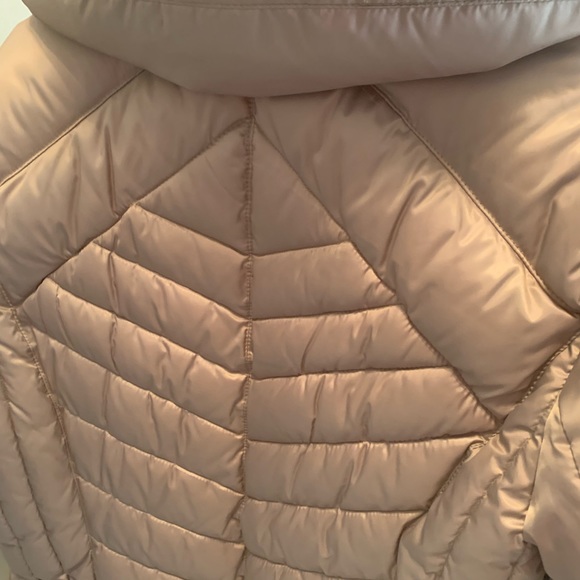 Coat 35 inches long from the collar with removable faux  fur collar brand new - Picture 4 of 5